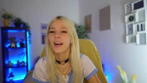 Snapshot of luna_grace18 chatting on 3, 8, 2026 luna_grace18 online show from 3, 8, 2026