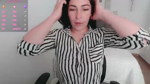 Snapshot of luna_lgomez chatting on 9, 10, 2025 luna online show from 9, 10, 2025