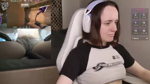 luna_loveeee online show from 10, 9, 2025