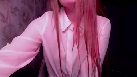 Luna online show from 4, 1, 2025