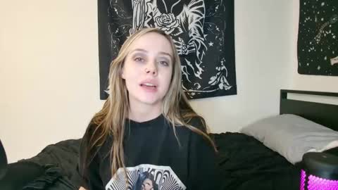 Luna online show from 23, 10, 2025