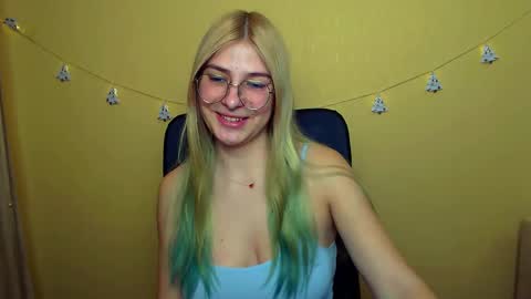 Snapshot of luna_lush_ chatting on 9, 12, 2024 Luna online show from 9, 12, 2024