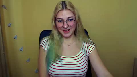 Snapshot of luna_lush_ chatting on 18, 12, 2024 Luna online show from 18, 12, 2024