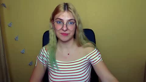 Snapshot of luna_lush_ chatting on 18, 12, 2024 Luna online show from 18, 12, 2024