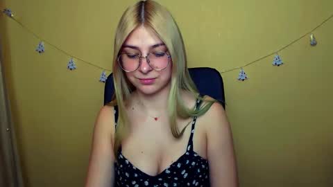 Snapshot of luna_lush_ chatting on 20, 12, 2024 Luna online show from 20, 12, 2024