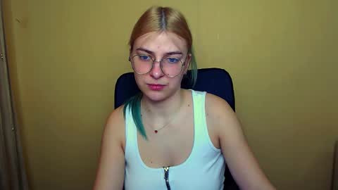 Snapshot of luna_lush_ chatting on 9, 1, 2025 Luna online show from 9, 1, 2025