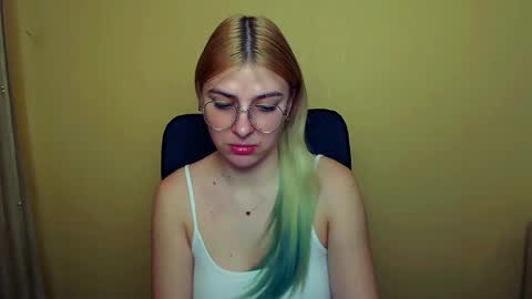 Snapshot of luna_lush_ chatting on 14, 1, 2025 Luna online show from 14, 1, 2025