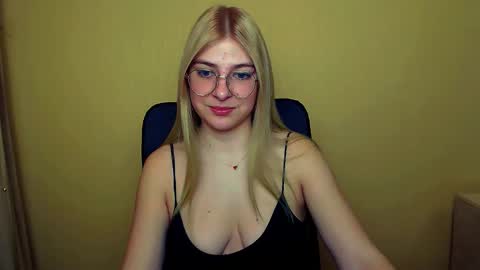 Snapshot of luna_lush_ chatting on 22, 1, 2025 Luna online show from 22, 1, 2025