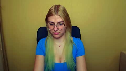 Snapshot of luna_lush_ chatting on 25, 1, 2025 Luna online show from 25, 1, 2025