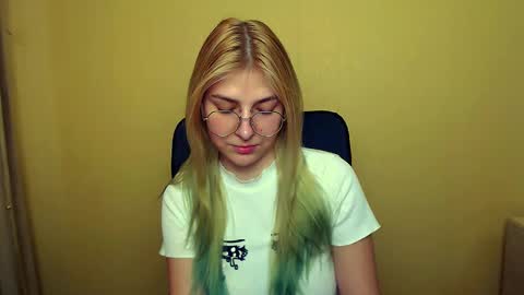 Snapshot of luna_lush_ chatting on 30, 1, 2025 Luna online show from 30, 1, 2025