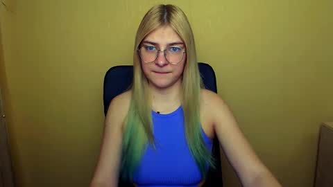 Snapshot of luna_lush_ chatting on 6, 2, 2025 Luna online show from 6, 2, 2025