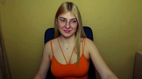 Snapshot of luna_lush_ chatting on 7, 2, 2025 Luna online show from 7, 2, 2025