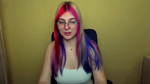 Snapshot of luna_lush_ chatting on 1, 3, 2025 Luna online show from 1, 3, 2025