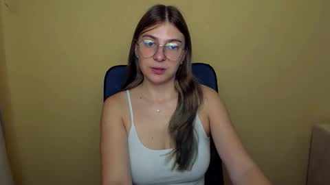 Snapshot of luna_lush_ chatting on 12, 9, 2025 Luna online show from 12, 9, 2025