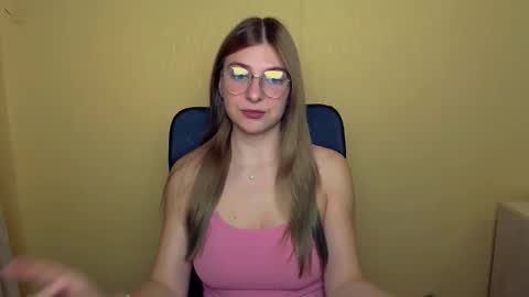 Snapshot of luna_lush_ chatting on 29, 9, 2025 Luna online show from 29, 9, 2025