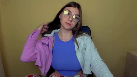 Snapshot of luna_lush_ chatting on 10, 10, 2025 Luna online show from 10, 10, 2025