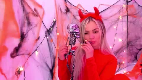 Luna Marquez online show from 27, 10, 2025