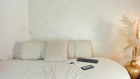 Luna online show from 16, 2, 2026