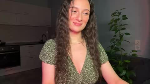 luna_raee online show from 24, 11, 2025