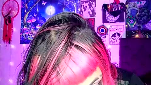 MISS LUNA  online show from 7, 3, 2025