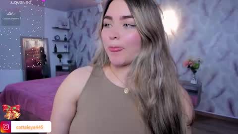 Snapshot of luna_volk chatting on 3, 12, 2025 Luna online show from 3, 12, 2025