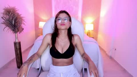 Snapshot of luna_walmont chatting on 21, 5, 2026 Luna online show from 21, 5, 2026