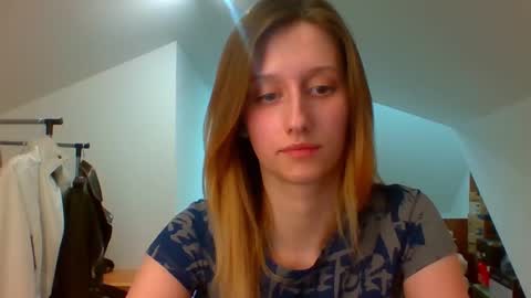 L U N A  online show from 17, 2, 2025