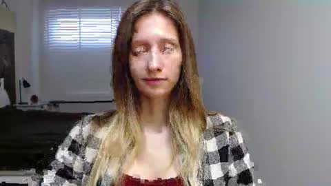 L U N A  online show from 3, 10, 2025