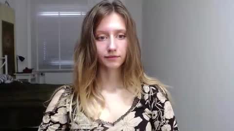 L U N A  online show from 22, 10, 2025