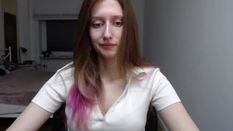 L U N A  online show from 5, 12, 2025