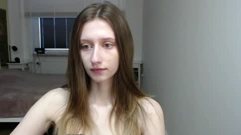 L U N A  online show from 3, 4, 2026