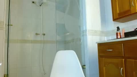 Luna Collins online show from 7, 2, 2026