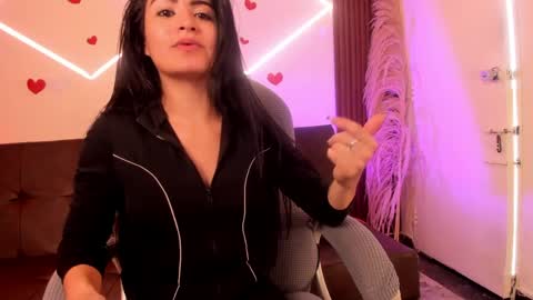 Snapshot of lunaa_lynch chatting on 4, 5, 2026 Luna online show from 4, 5, 2026