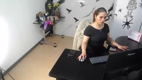 lunaaitana online show from 24, 10, 2025