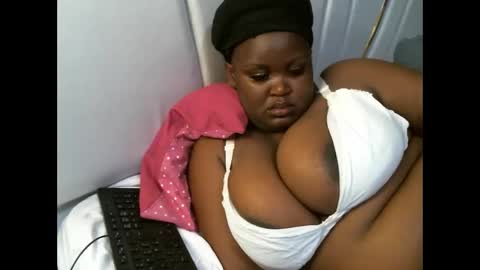 lunabloom01 online show from 16, 11, 2025