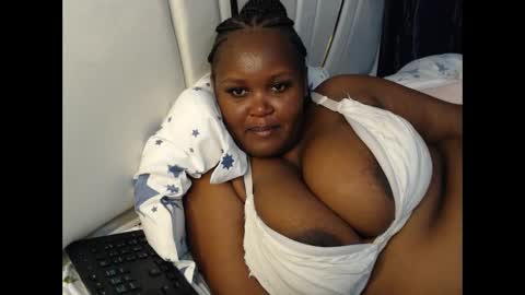 Snapshot of lunabloom01 chatting on 20, 2, 2026 lunabloom01 online show from 20, 2, 2026