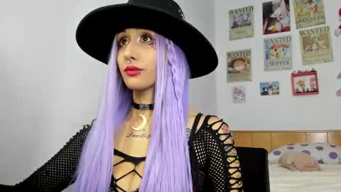 lunacristal_moon online show from 28, 5, 2026