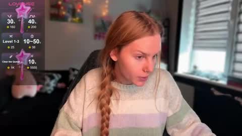 Snapshot of lunacyy chatting on 21, 12, 2025 Britney online show from 21, 12, 2025