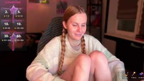 Snapshot of lunacyy chatting on 21, 12, 2025 Britney online show from 21, 12, 2025