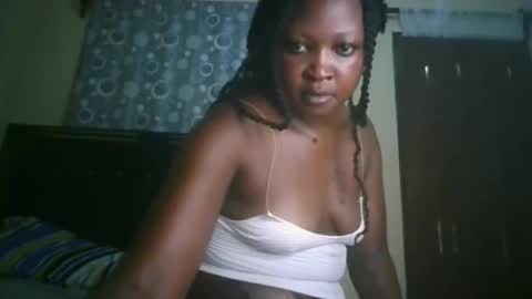 Snapshot of lunadesire98 chatting on 16, 5, 2026 lunadesire98 online show from 16, 5, 2026