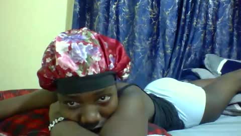 Snapshot of lunah_kitty chatting on 12, 5, 2026 lunah_kitty online show from 12, 5, 2026