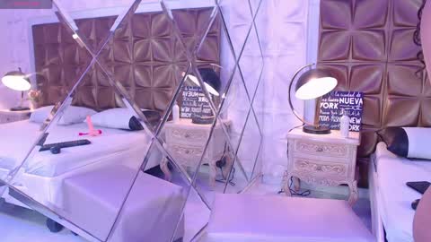 Luna  online show from 4, 4, 2026