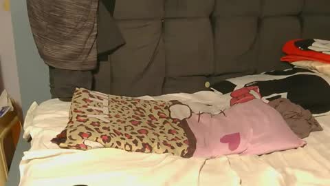 Snapshot of lunalove22_ chatting on 11, 5, 2026 lunalove22_ online show from 11, 5, 2026