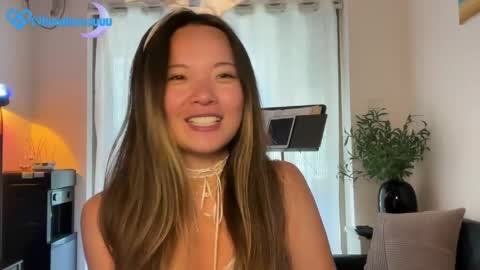 Snapshot of lunalovesuuuuu chatting on 22, 4, 2026 Luna online show from 22, 4, 2026