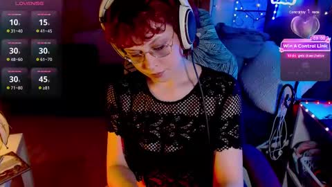 Snapshot of lunaoddity chatting on 9, 2, 2025 Luna online show from 9, 2, 2025