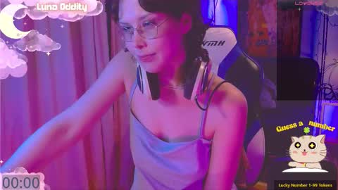 Snapshot of lunaoddity chatting on 27, 10, 2025 Luna online show from 27, 10, 2025