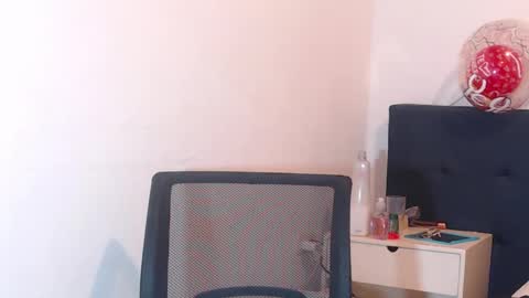 Snapshot of lunapalmer01 chatting on 3, 12, 2024 Julieth online show from 3, 12, 2024