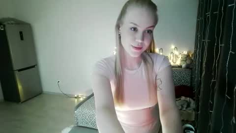 lunapeony online show from 20, 2, 2026