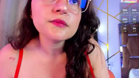 Snapshot of lunapleasure_ chatting on 8, 11, 2025 Luna online show from 8, 11, 2025