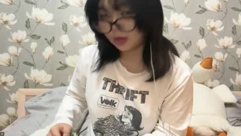 Snapshot of lunaraus chatting on 9, 10, 2025 Yuna online show from 9, 10, 2025